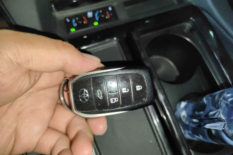 Used Toyota Vellfire 2020 Dual-Engine 2.5L HV Luxury Edition
