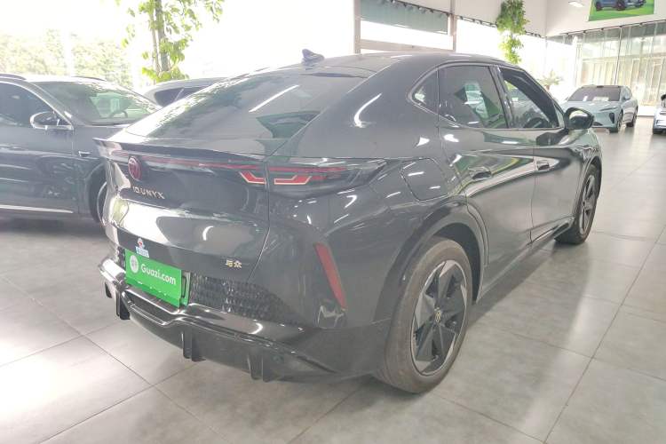 Used Volkswagen ID.UNYX 2024 Pro Long-Range Version
