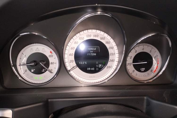 Used Mercedes-Benz GLK-Class 2013 GLK 300 4MATIC Dynamic Sunroof Model
