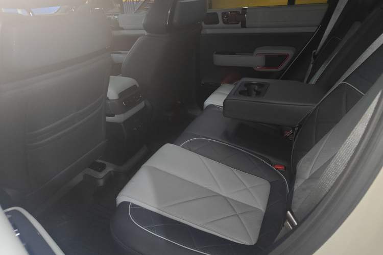 Used Formula Leopard Leopard 5 2023 Navigator Edition