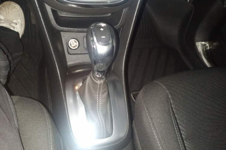 Used Buick Encore 2014 1.4T Automatic Two-Wheel Drive Urban Elite Model Gear Lever