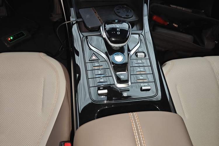 Used BYD Qin PLUS 2024 HONOR Edition DM-i 55KM Leading Model
