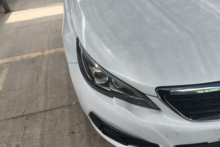 Used Peugeot 308 2016 1.6L Automatic Fashion Edition Right Front Headlight