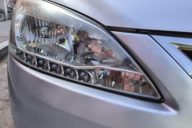 Used Nissan Sylphy 2014 1.6XV CVT Deluxe Edition Right Front Headlight