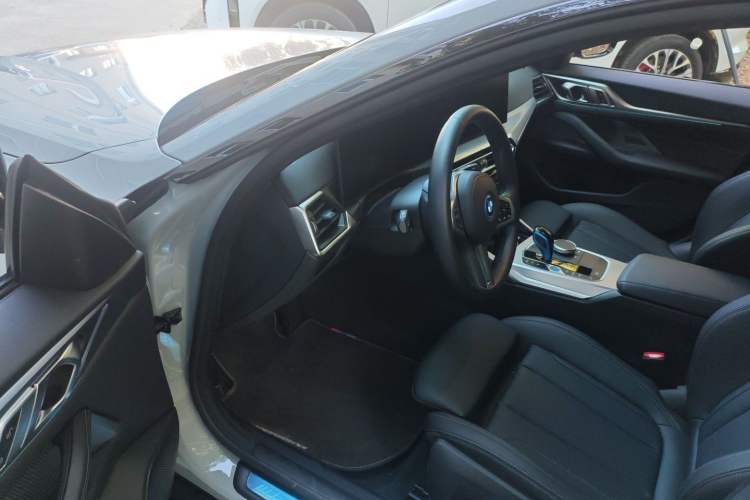 Used BMW i4 2022 eDrive40
