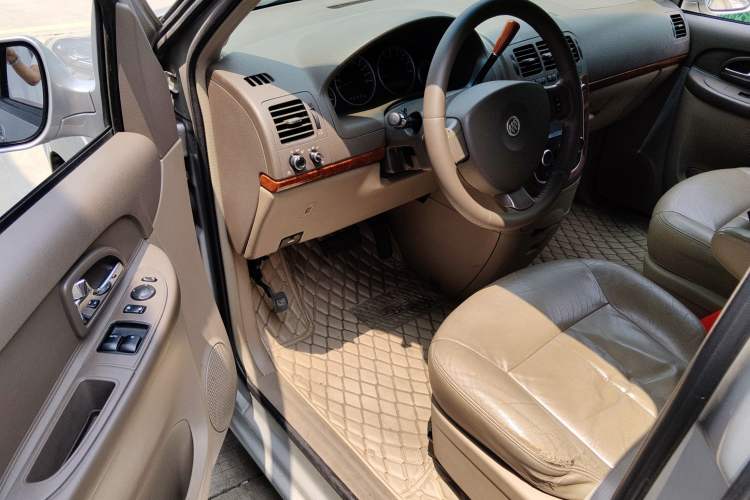 Used Buick GL8 2011 2.4L CT Comfort Edition Driver Seat