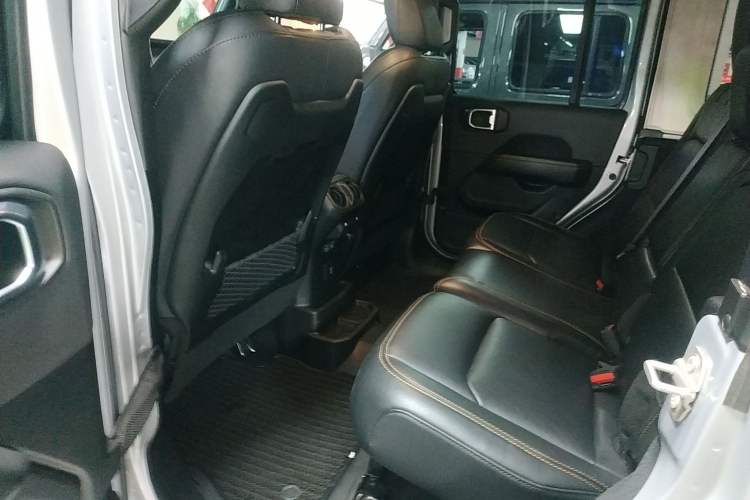 Used Jeep Wrangler 2024 2.0T Sahara Four-Door Edition