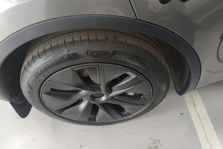 Used Tesla Model Y 2024 Rear-Wheel-Drive Version
