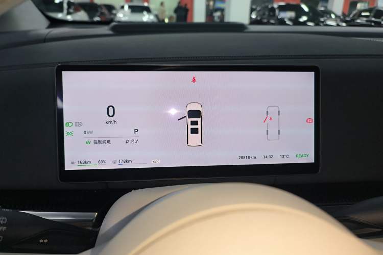 Used VOYAH Dream 2025 PHEV Four-Wheel-Drive Flagship Kunpeng Edition