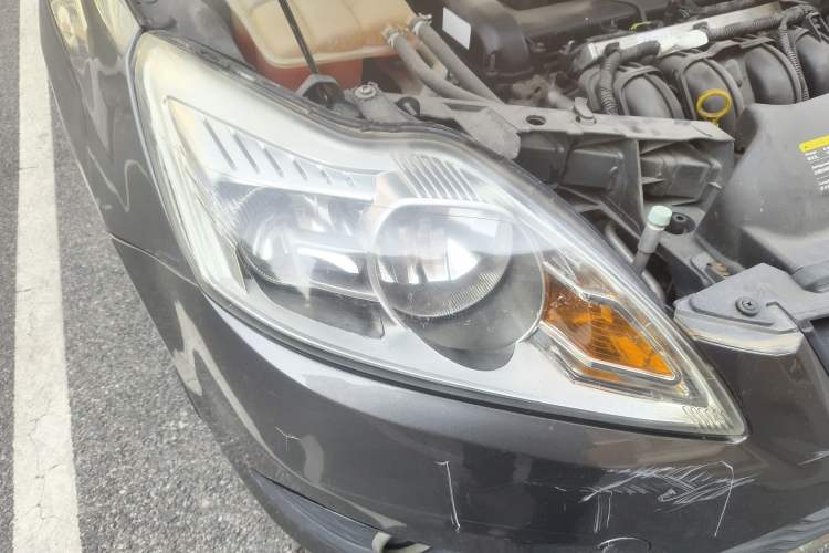 Used Ford Focus 2013 Sedan Classic 1.8L Automatic Fashion Edition
