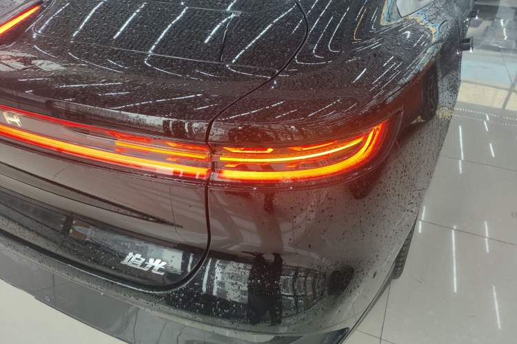 Used VOYAH PASSION 2024 PHEV Four-Wheel Drive Ultra-Long Range Flagship Model
