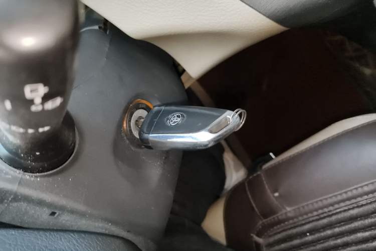 Used Toyota RAV4 2012 Luxurious Edition 2.0L Automatic All-Wheel Drive
