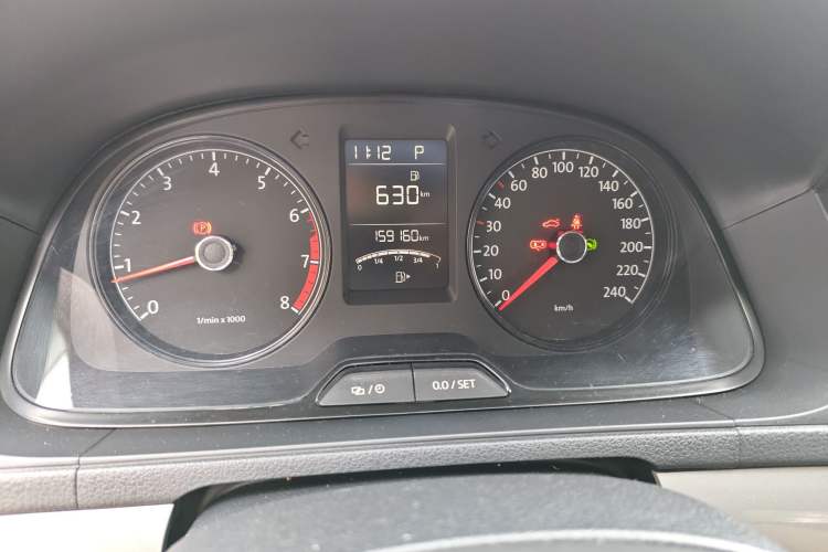 Used Volkswagen Lavida 2015 1.6L Automatic Fashion Edition Odometer Close Up