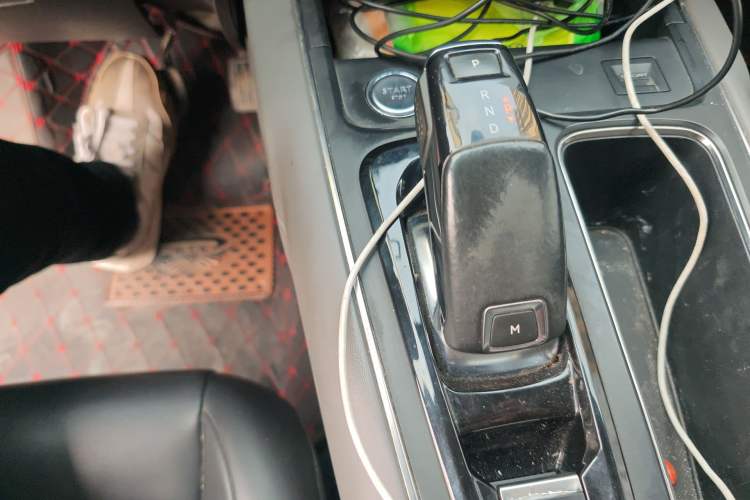 Used Citroen C5 AIRCROSS 2017 380THP Fashion Edition Gear Lever