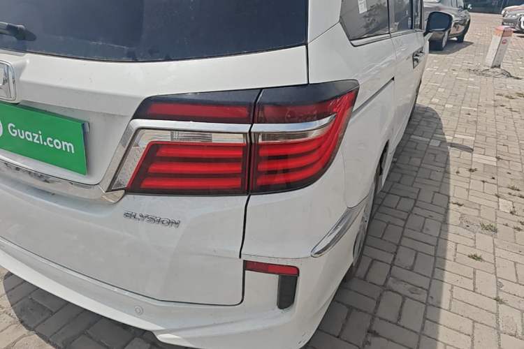 Used Honda Elysion 2016 2.4L Luxury Edition
