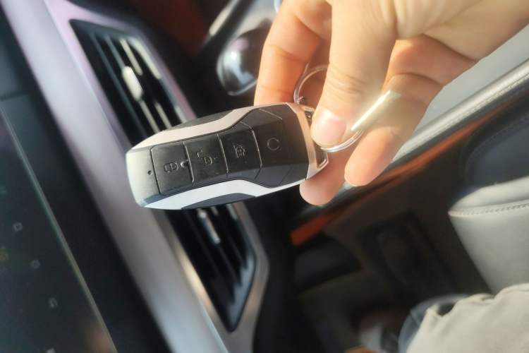 Used BYD Tang 2018 2.0T Automatic SmartConnect Prestige 7-Seater China V Standard