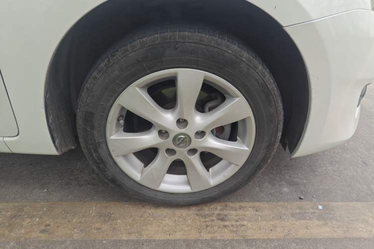 Used Nissan Tiida 2011 1.6L CVT Comfort Model Right Front Wheel Hub
