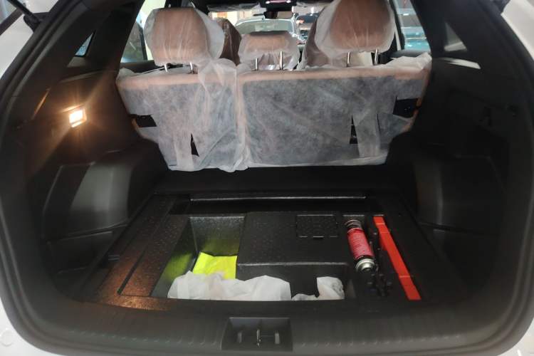 Used Geely Galaxy L7 2025 EM-i 115km Long-Range Version