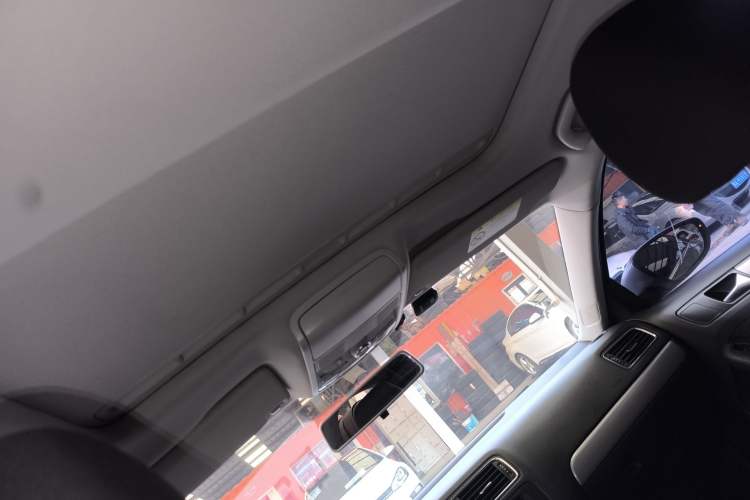 Used Volkswagen Sagitar 2014 Revised Version 1.6L Automatic Leading Edition
