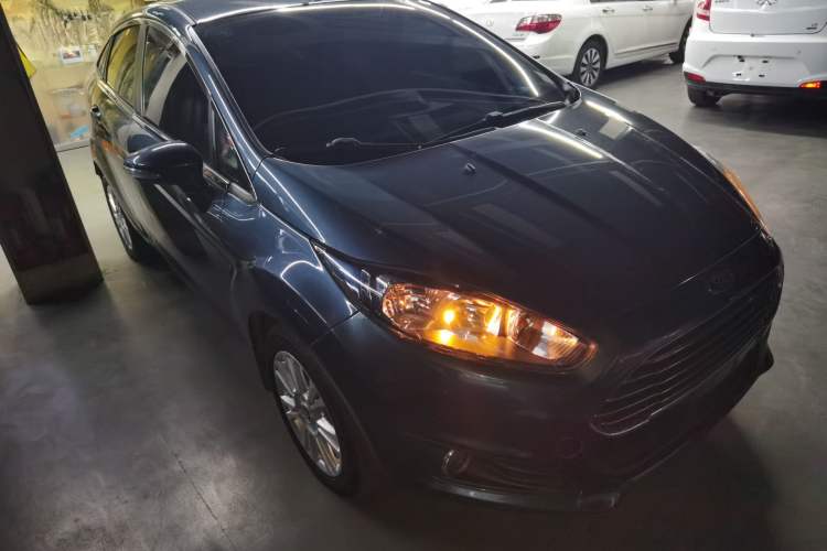 Used Ford Fiesta 2013 Sedan 1.5L Automatic Fashion Edition
