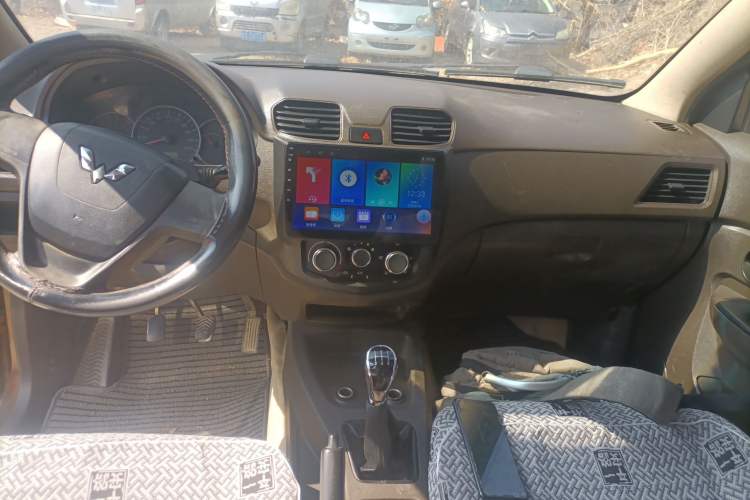 Used Wuling Hongguang 2014 1.5L S Standard Version
