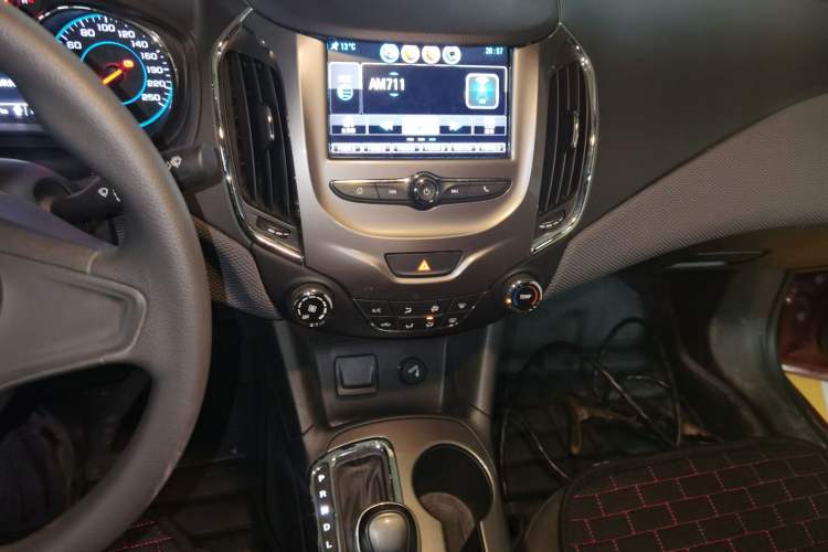 Used Chevrolet Cruze 2017 1.5L Automatic Pioneer Sunroof Edition