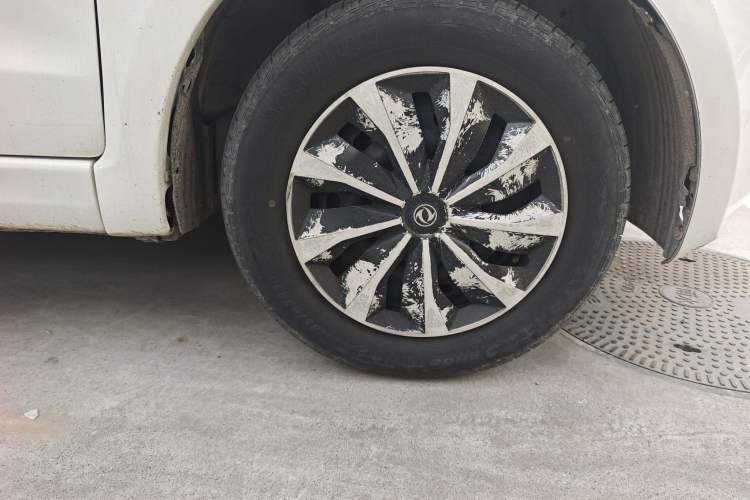 Used Dongfeng Fengon 330 2014 1.5L Manual Standard Edition DK15-02 Right Front Wheel Hub