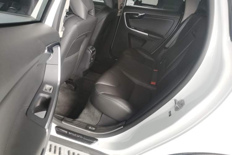 Used Volvo XC60 2017 T5 AWD Smart Upgrade Model