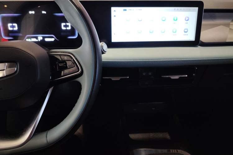 Used Geometry E Firefly 2024 401 km Fluorescent