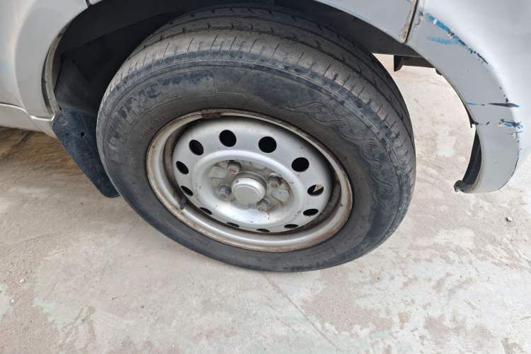 Used Wuling Rongguang 2011 1.2L Base Version
