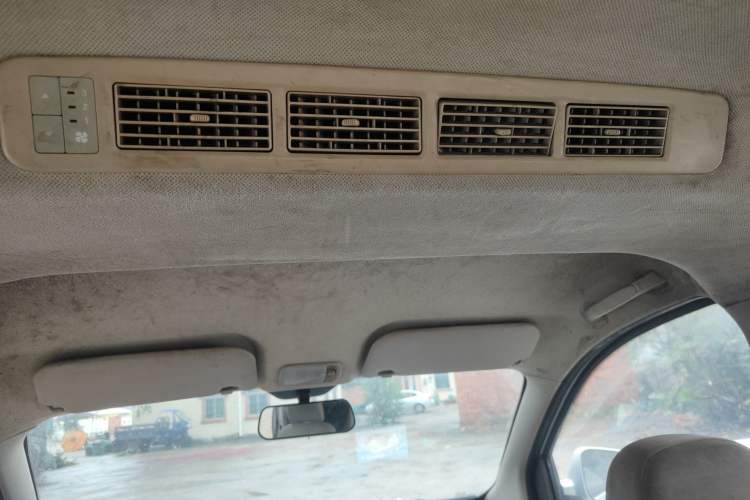 Used Wuling Rongguang V 2016 1.5L Standard Version
