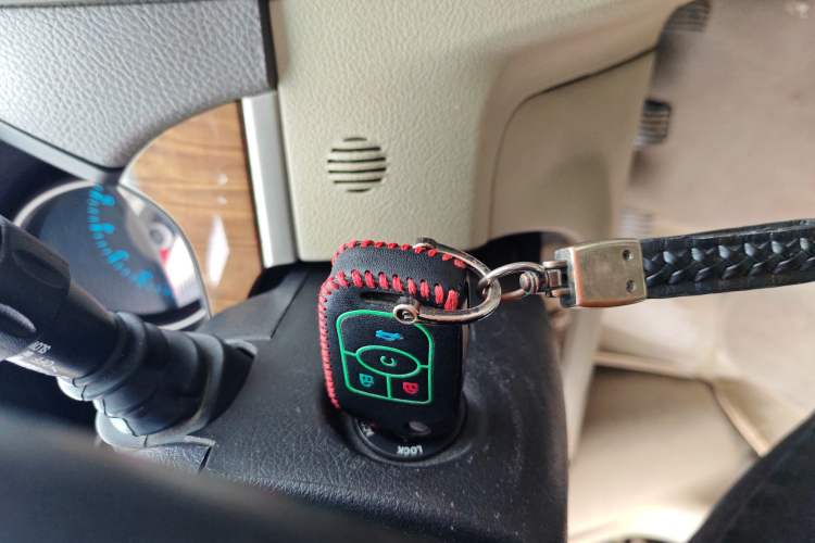 Used Buick Excelle 2015 1.5L Manual Classic Trim
