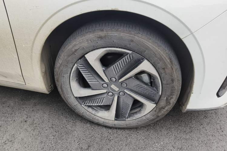 Used Geely Galaxy L6 2024 125km PLUS Dragon Edition