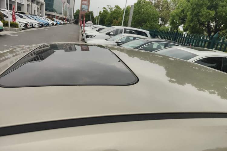 Used Roewe 360 2015 20T TST Deluxe Edition