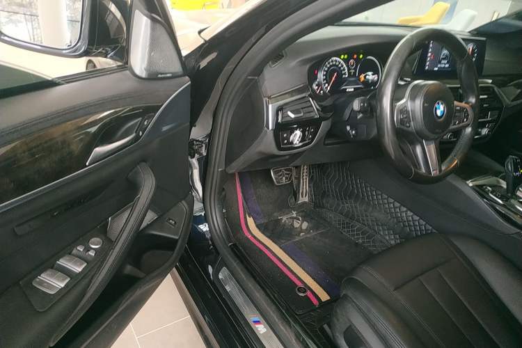 Used BMW 5 Series 2018 525Li M Sport Package