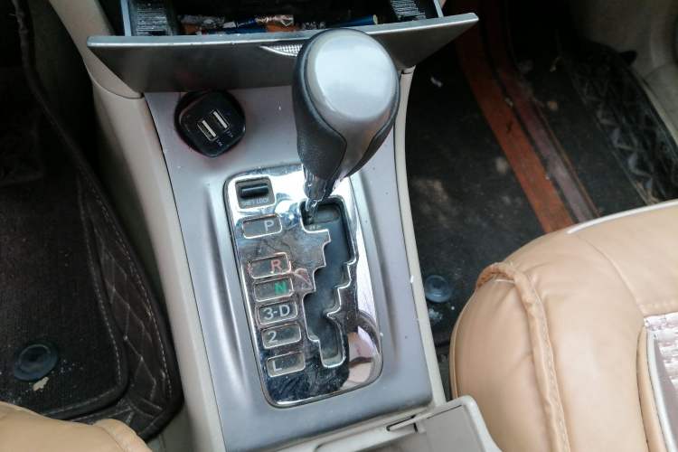 Used Toyota Corolla EX 2013 1.6L Automatic Luxury Edition Gear Lever