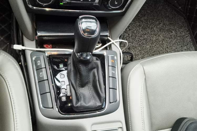 Used Skoda Superb 2013 1.8TSI Automatic Yashi Edition