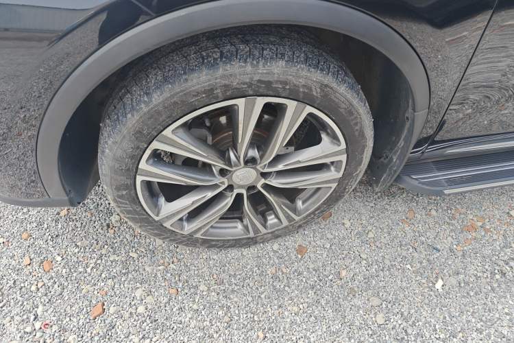 Used BYD Tang 2019 2.0T Automatic SmartConnect Luxury Version 5 Seats China VI Standard
