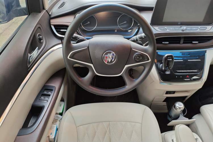 Used Buick GL8 2022 Land Cruiser Executive Class 652T Comfort Model