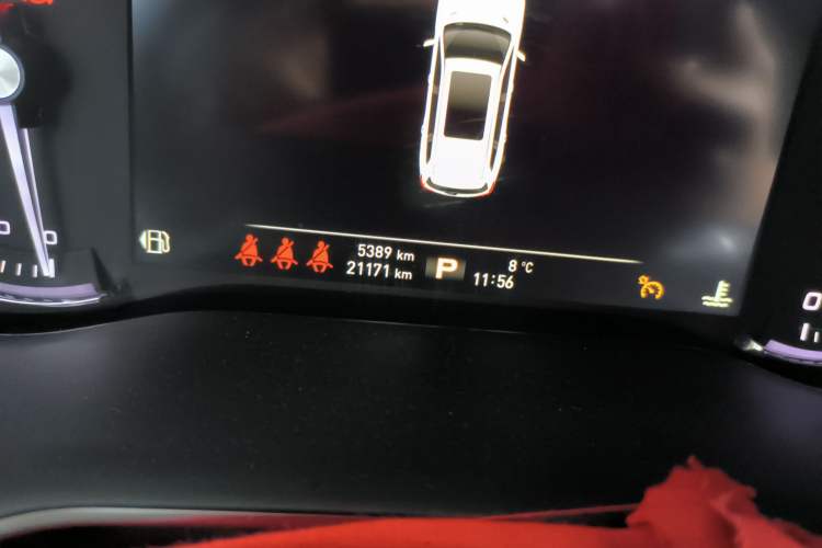 Used Roewe RX8 2018 30T Smart Connectivity Two-Wheel Drive Flagship Edition
