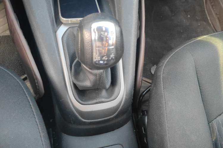 Used Citroen Elysee 2015 Zhishang Edition 1.6L Manual Fashion Model
