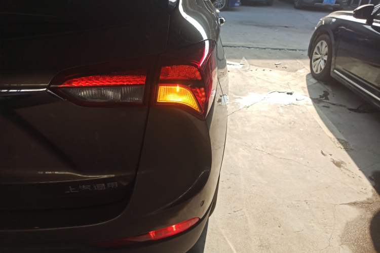 Used Buick Envision 2018 20T Two-Wheel Drive Luxury Model
