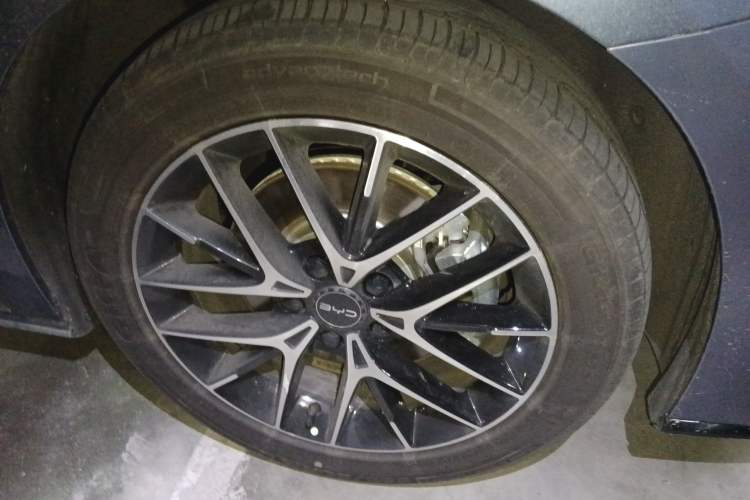 Used BYD Seal 07 DM-i 2025 Intelligent Driving Version DM-i 1.5L 125km Elite Edition Right Front Wheel Hub