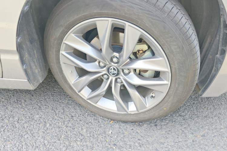 Used Toyota Avalon 2019 Dual-Engine 2.5L Luxury Edition China V Standard
