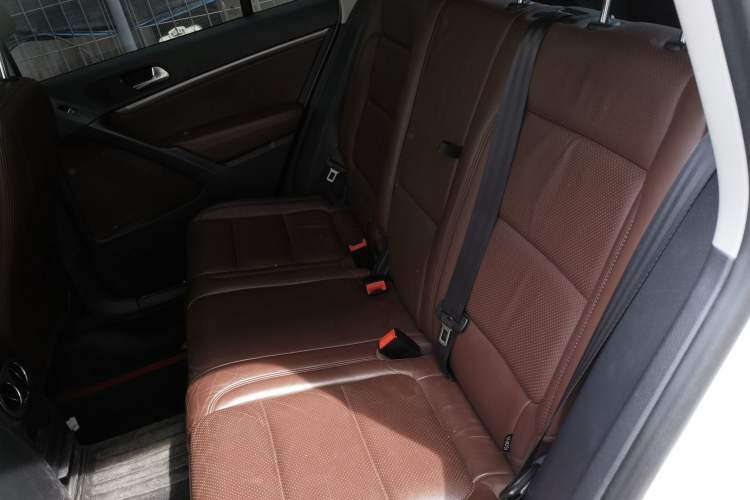 Used Volkswagen Tiguan 2015 1.8TSI Automatic Two-Wheel Drive Luxury Model Left Rear Seat