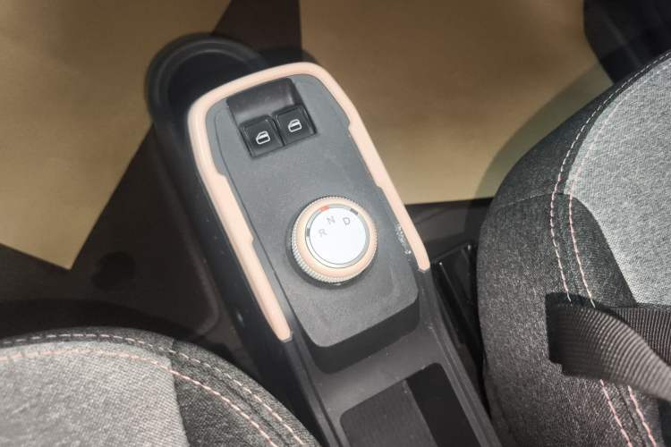 Used Chery QQ Ice Cream 2022 120km Conical Shape Lithium Iron Phosphate