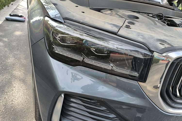 Used Geely Auto Monjaro L 2021 2.0TD DCT EVO Two-Wheel Drive Prestige Version Right Front Headlight