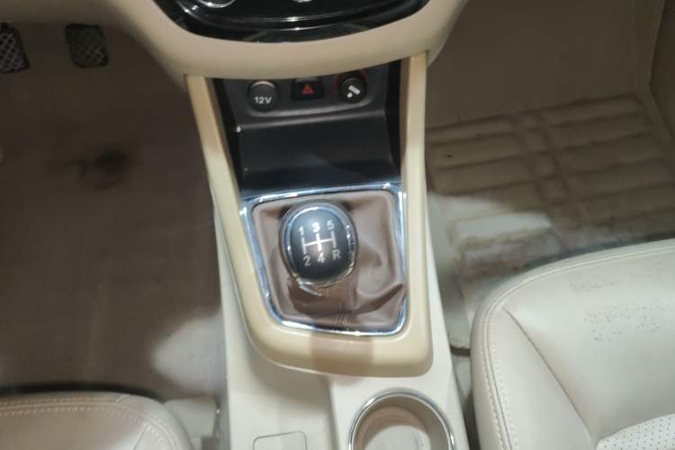 Used Baojun 730 2014 1.5L manual Comfort version 7 seats
