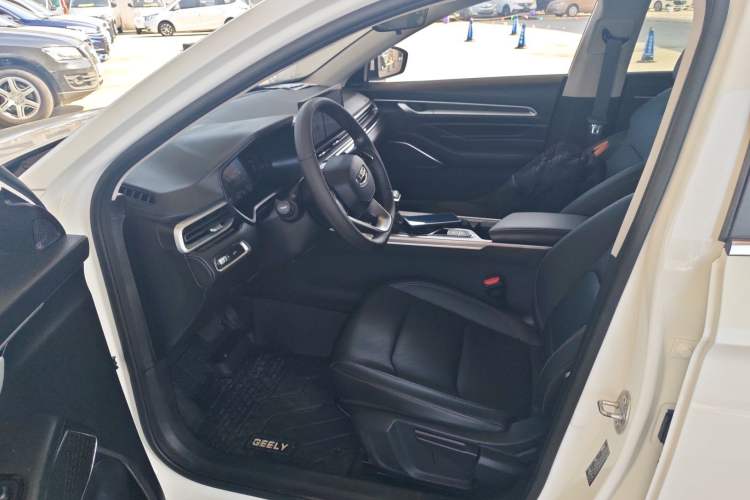 Used Geely Auto Emgrand 2023 4th Generation Champion Edition 1.5L CVT Prestige Model
