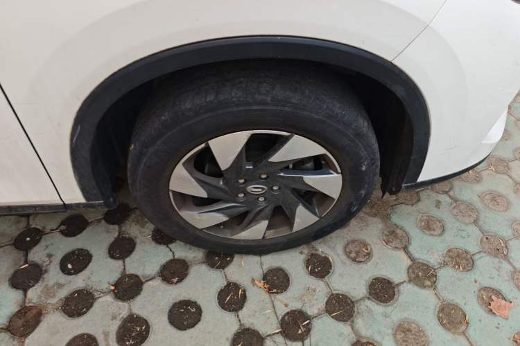 Used GAC Trumpchi GS4 2020 270T Automatic Elite Tech Edition Right Front Wheel Hub